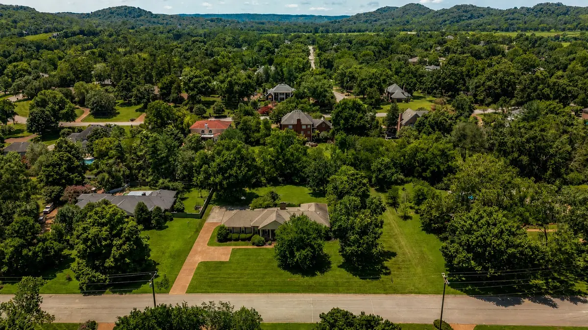 6372 Chickering Cir, Nashville, TN 37215 - #1