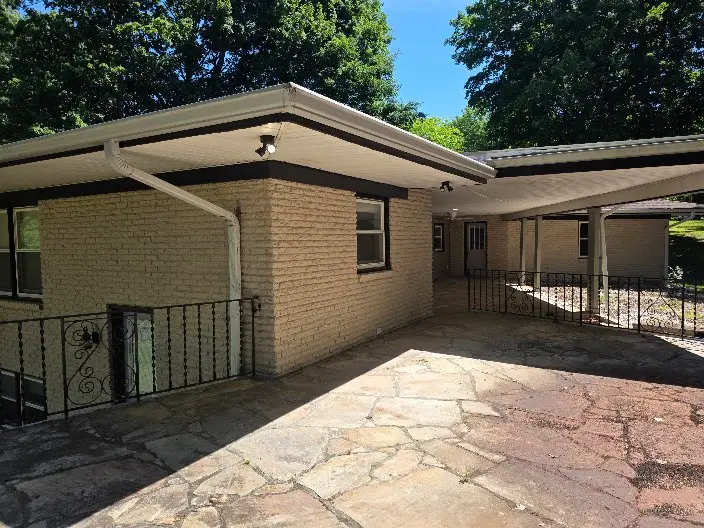 276 E Porters Bluff Rd, Clarksville, TN 37040 - #2