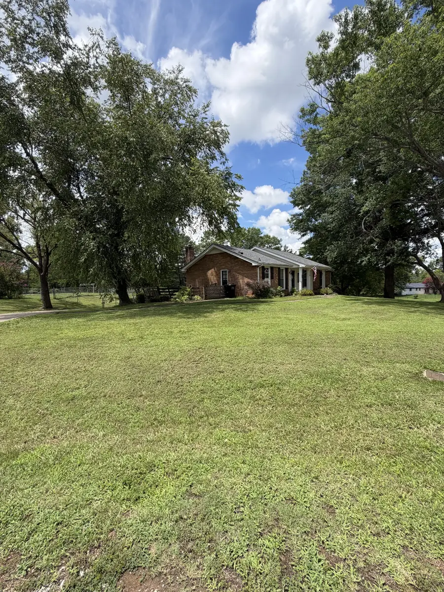 1776 Auburn Dr, Clarksville, TN 37043 - #2