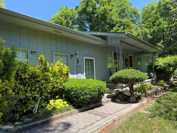 2360 Goldrush Road, Pigeon Forge, TN 37863