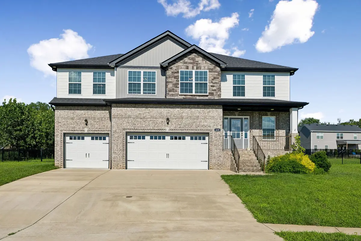 429 Crestwicke Ct, Clarksville, TN 37043 - #1