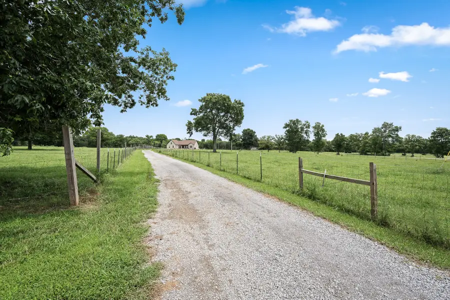 209 Adams Ln, Bell Buckle, TN 37020 - #2