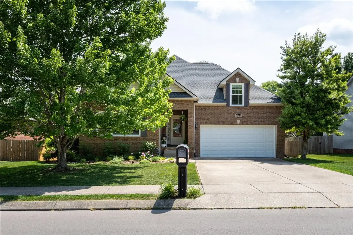 1242 Chapmans Retreat Dr, Spring Hill, TN 37174 - #1