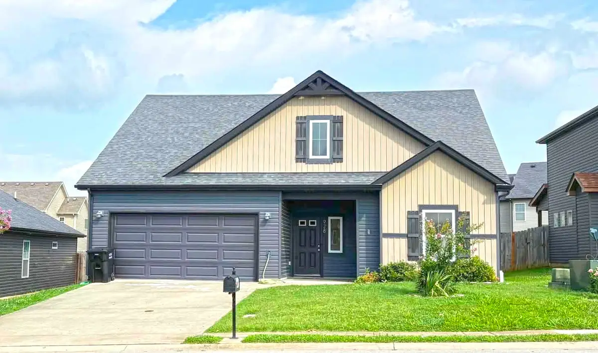 928 Talon Hills Dr, Clarksville, TN 37040 - #1