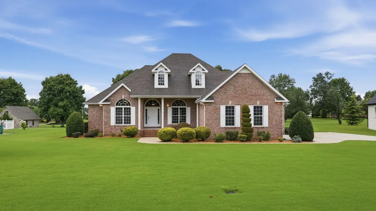 229 Ridgecrest Dr, Winchester, TN 37398 - #1