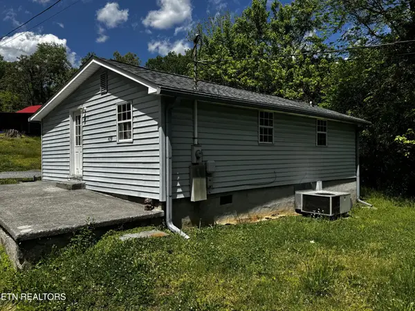 409 Jarnigan St, Clinton, TN 37716