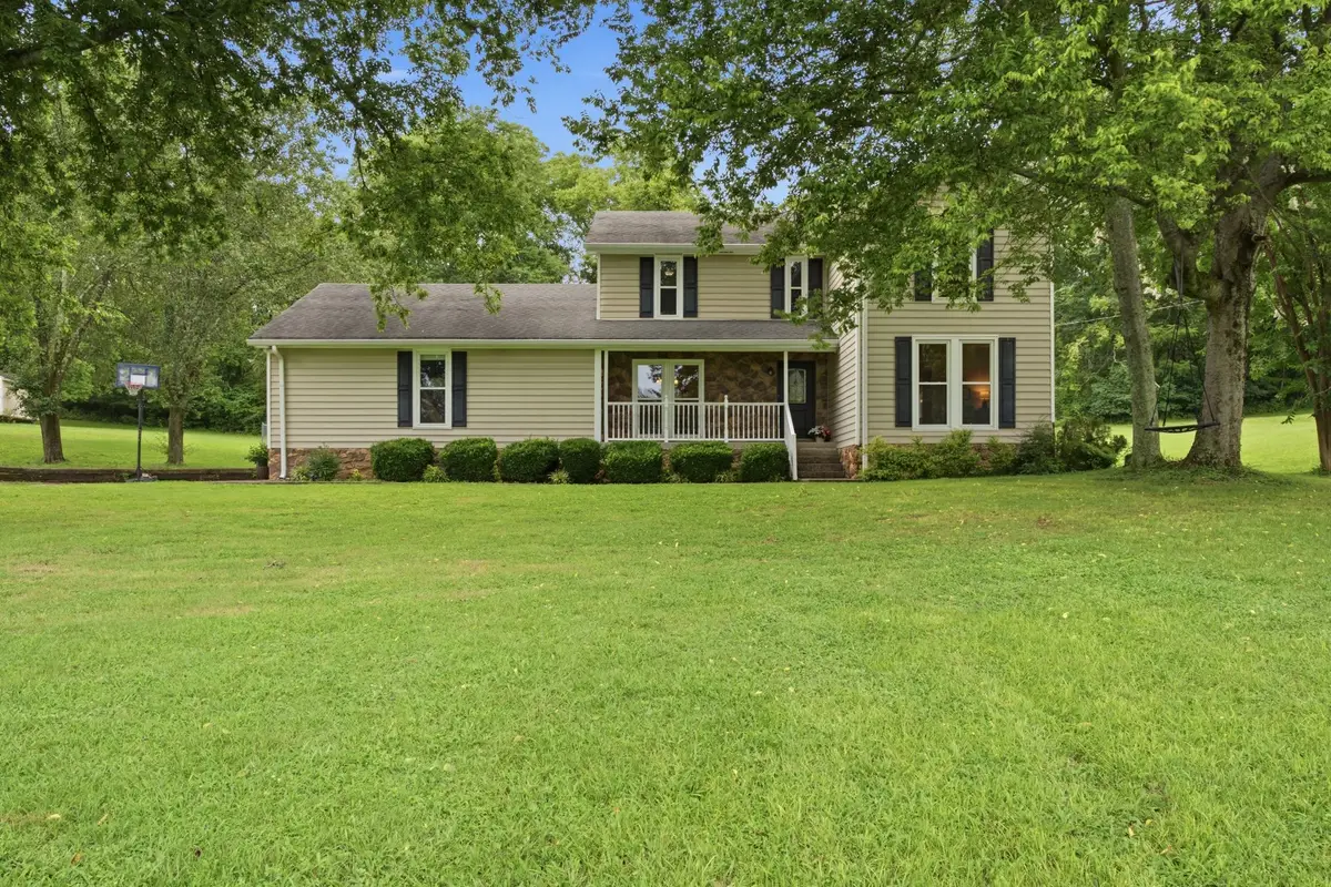 1829 Fox Chase Dr, Goodlettsville, TN 37072 - #1