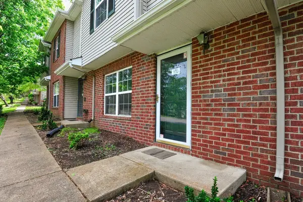 110 Waterview Dr, Hendersonville, TN 37075