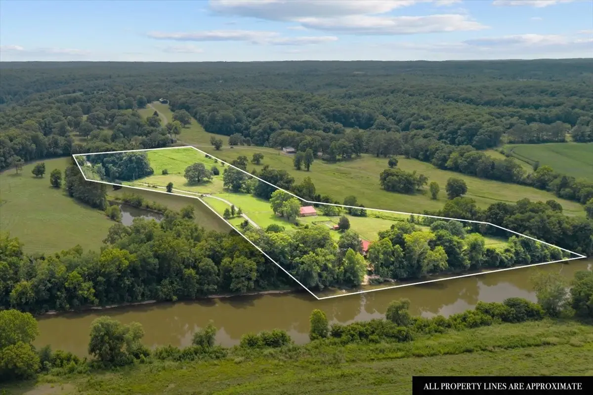 4060 Dyer Rd, Hurricane Mills, TN 37078 - #1
