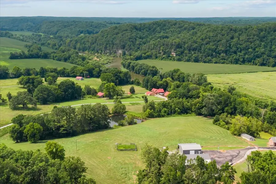 4060 Dyer Rd, Hurricane Mills, TN 37078 - #3