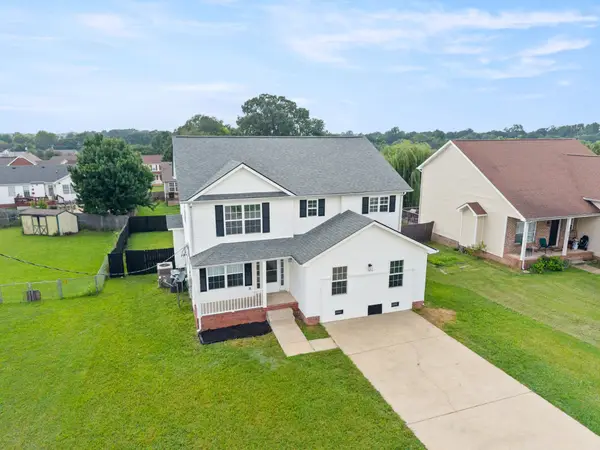 3390 Bradfield Dr, Clarksville, TN 37042