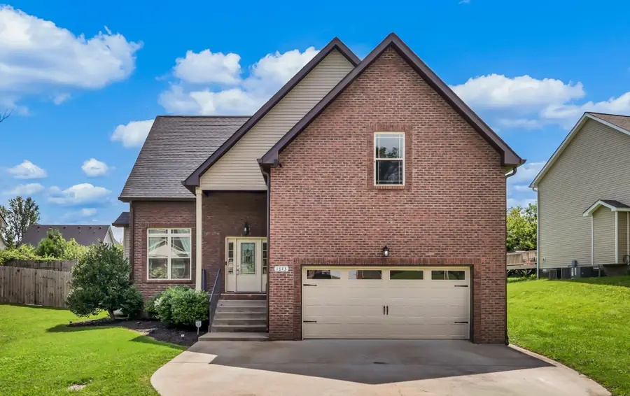 1843 Deerstand Dr, Clarksville, TN 37042 - #2