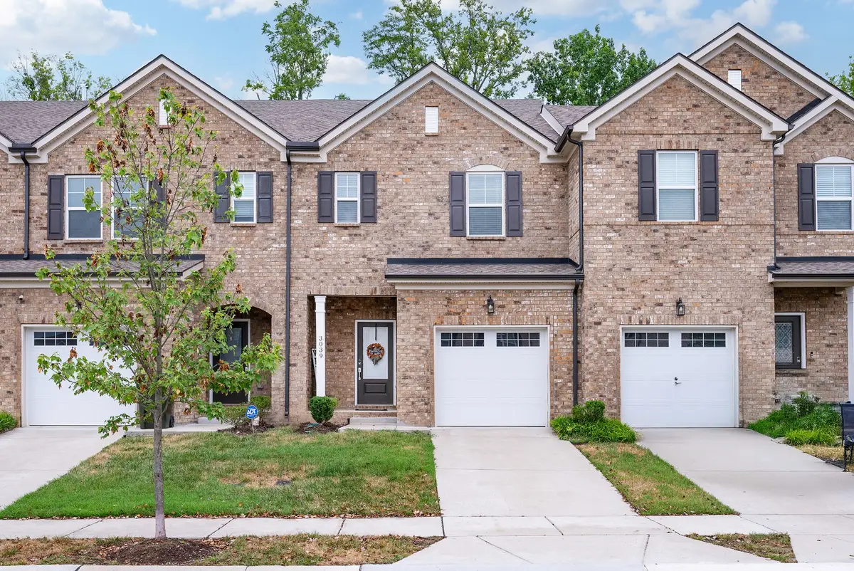3039 Duvall Dr, Gallatin, TN 37066 - #1