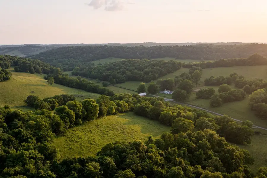 2405 Thompson Rd, Lewisburg, TN 37091 - #2
