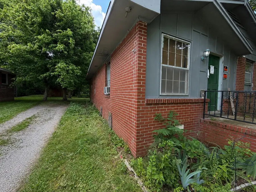 1108 E Moore St, Tullahoma, TN 37388 - #3