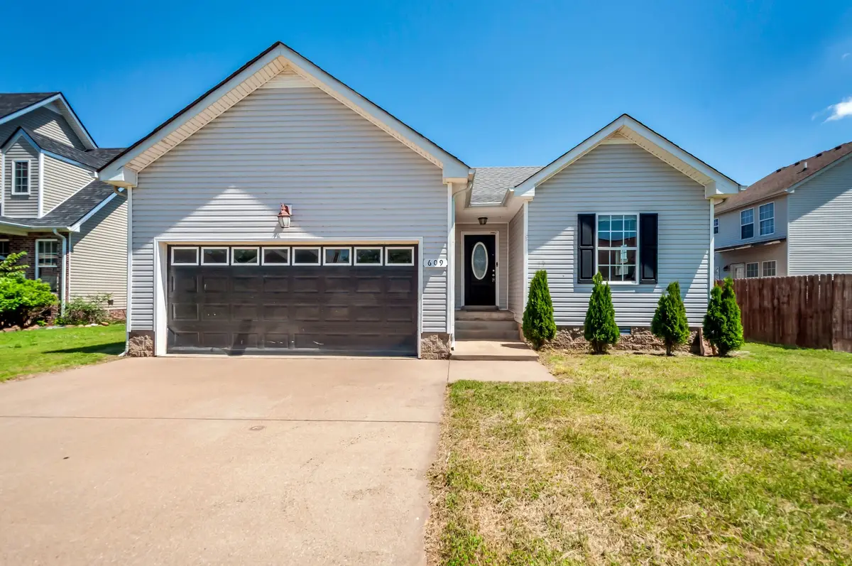 609 S Cavalcade Cir, Oak Grove, KY 42262 - #1