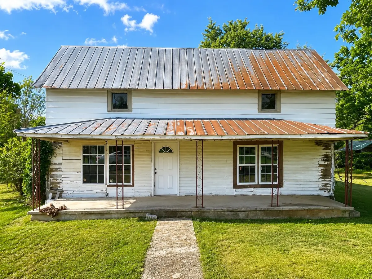 302 Water St, Petersburg, TN 37144 - #1