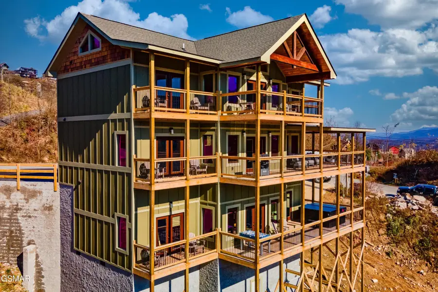 918 Elm Road, Gatlinburg, TN 37738 - #2