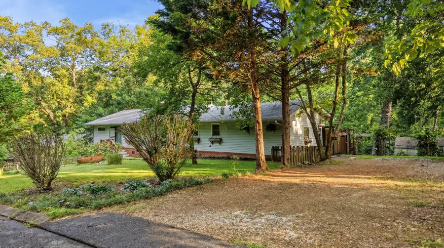 304 Oakmont Lane, Signal Mountain, TN 37377 - #2