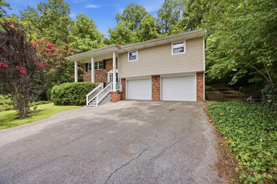 1425 Clearpoint Drive, Hixson, TN 37343 - #3