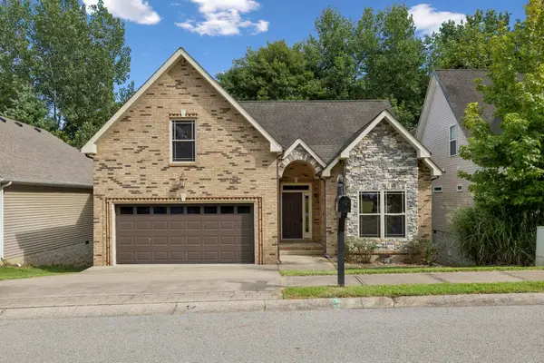 634 Hidden Valley Dr, Clarksville, TN 37040