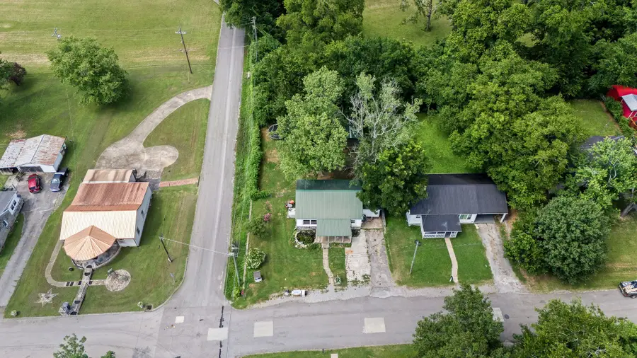 1211 Swanson Blvd, Fayetteville, TN 37334 - #2