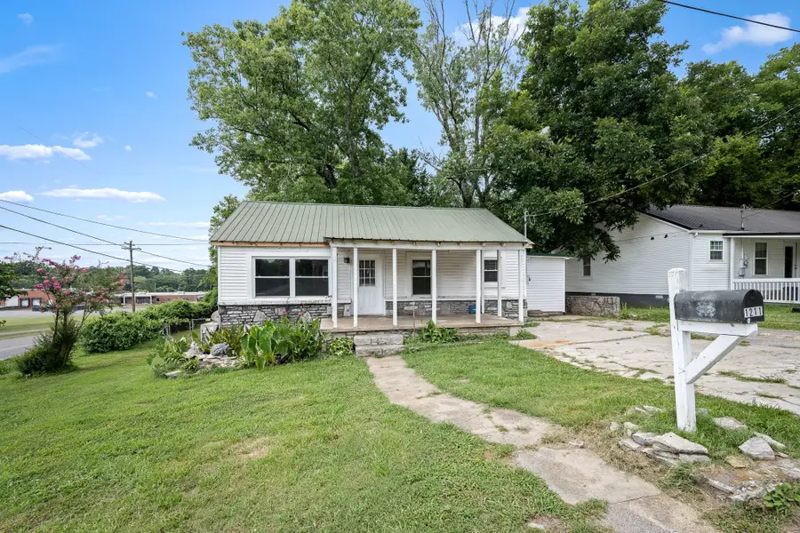 1211 Swanson Blvd, Fayetteville, TN 37334 - #3