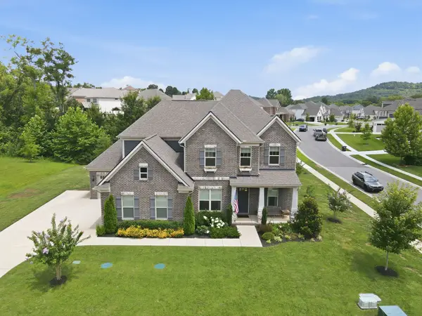 3229 Chase Point Dr, Franklin, TN 37067