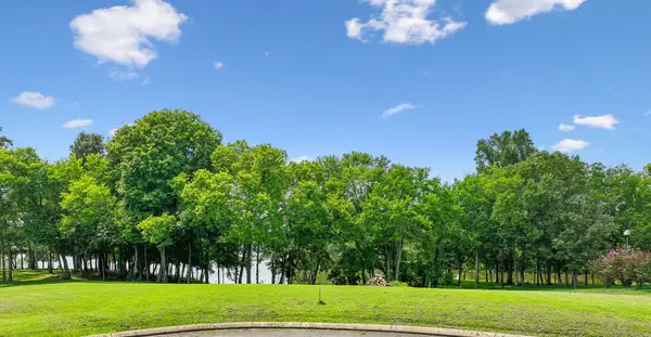 1060 Emerald Valley Dr, Castalian Springs, TN 37031