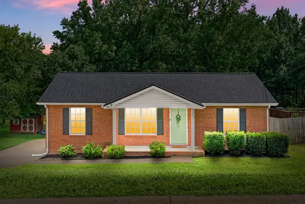 352 Donna Dr, Clarksville, TN 37042