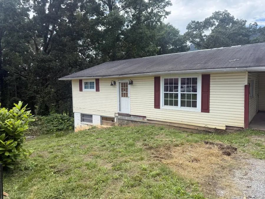 211 S Oak Street, Whitwell, TN 37397 - #3