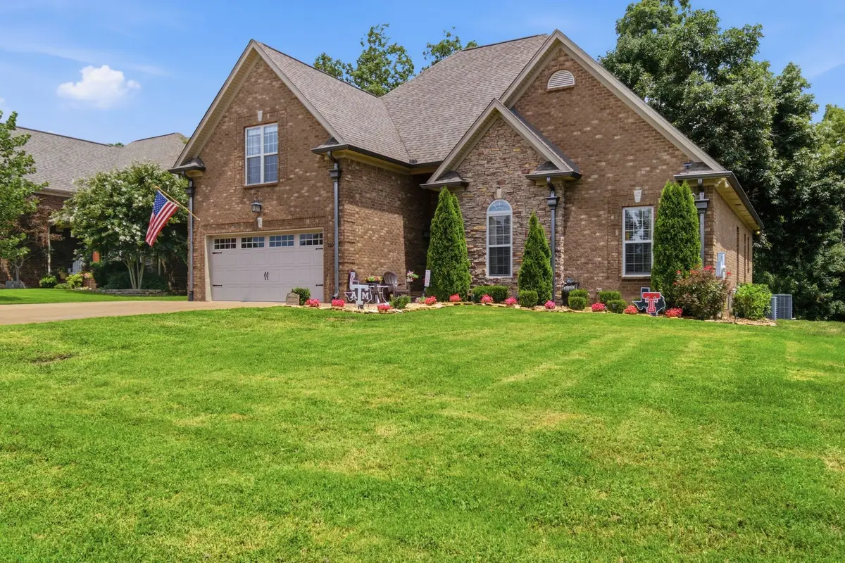 1109 Secretariat Dr, Mount Juliet, TN 37122 - #1