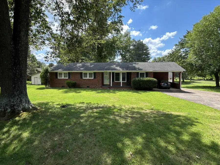 416 S Wilson St, Paris, TN 38242 - #3