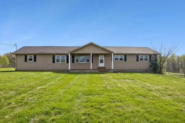 905 Town Branch Rd, Charlotte, TN 37036