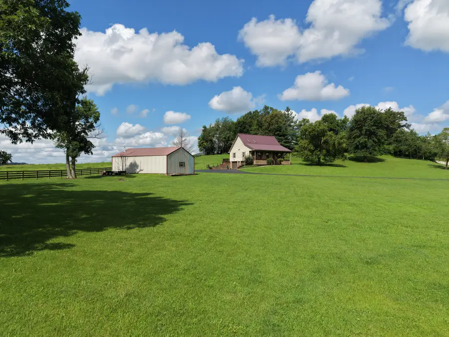 2983 Temple Hill Rd, Summer Shade, KY 42166 - #2
