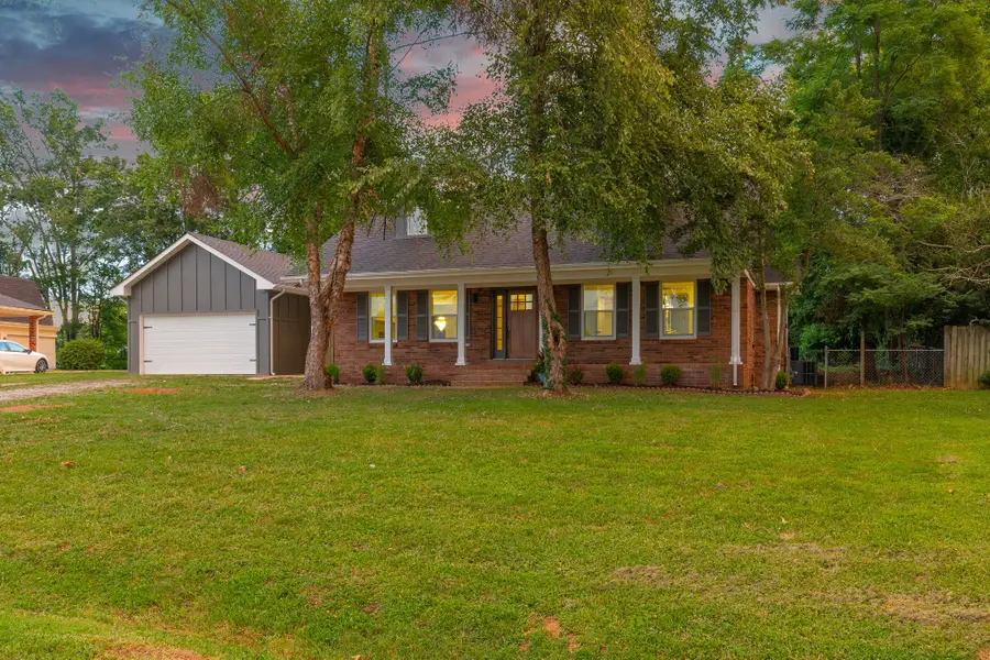 1119 Peninsula Dr, Gallatin, TN 37066 - #2