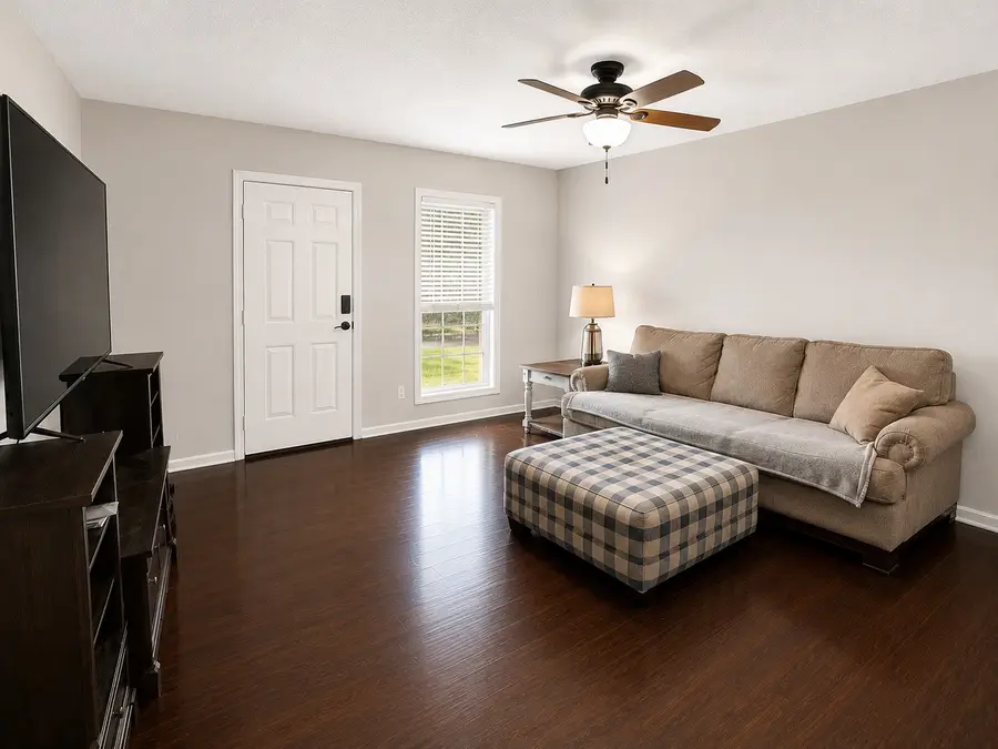 954 Winesap Rd, Clarksville, TN 37040 - #2