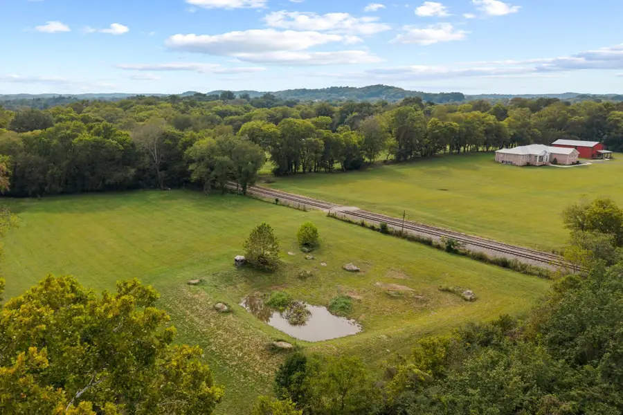 808 N Main St, Mount Pleasant, TN 38474 - #2