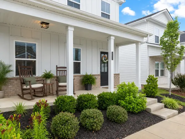 1337 Carriage Park Dr, Hermitage, TN 37076