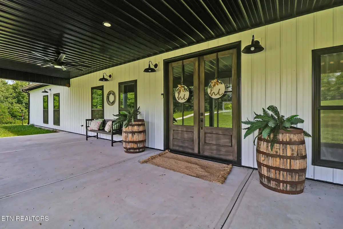2175 N Lick Creek Rd, Byrdstown, TN 38549 - #1