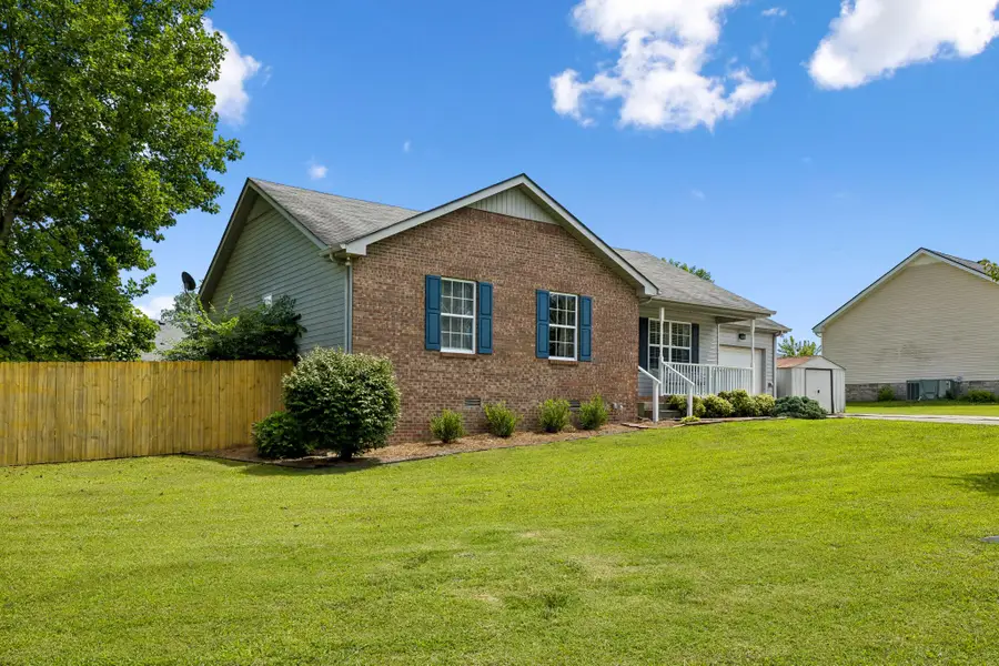 2029 Patricia Dr, Greenbrier, TN 37073 - #2