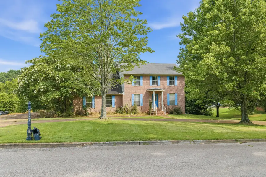 435 Lakeshore Dr, Lexington, TN 38351 - #2