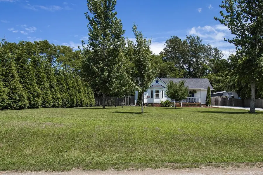 3928 Hearthstone Dr, Chapel Hill, TN 37034 - #2
