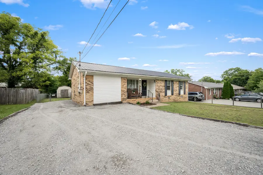 335 Maplewood Dr, Shelbyville, TN 37160 - #2