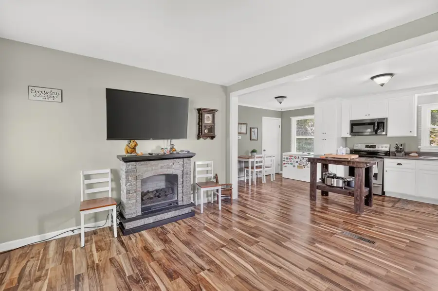 102 Lakeside Dr, Columbia, TN 38401 - #3