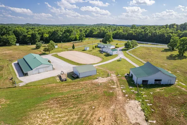 2141 Carpenter Bridge Rd, Columbia, TN 38401