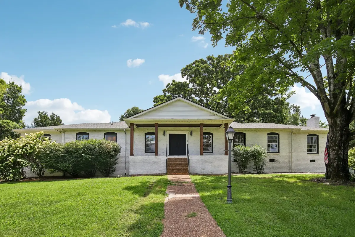 463 Walton Ferry Rd, Hendersonville, TN 37075 - #1