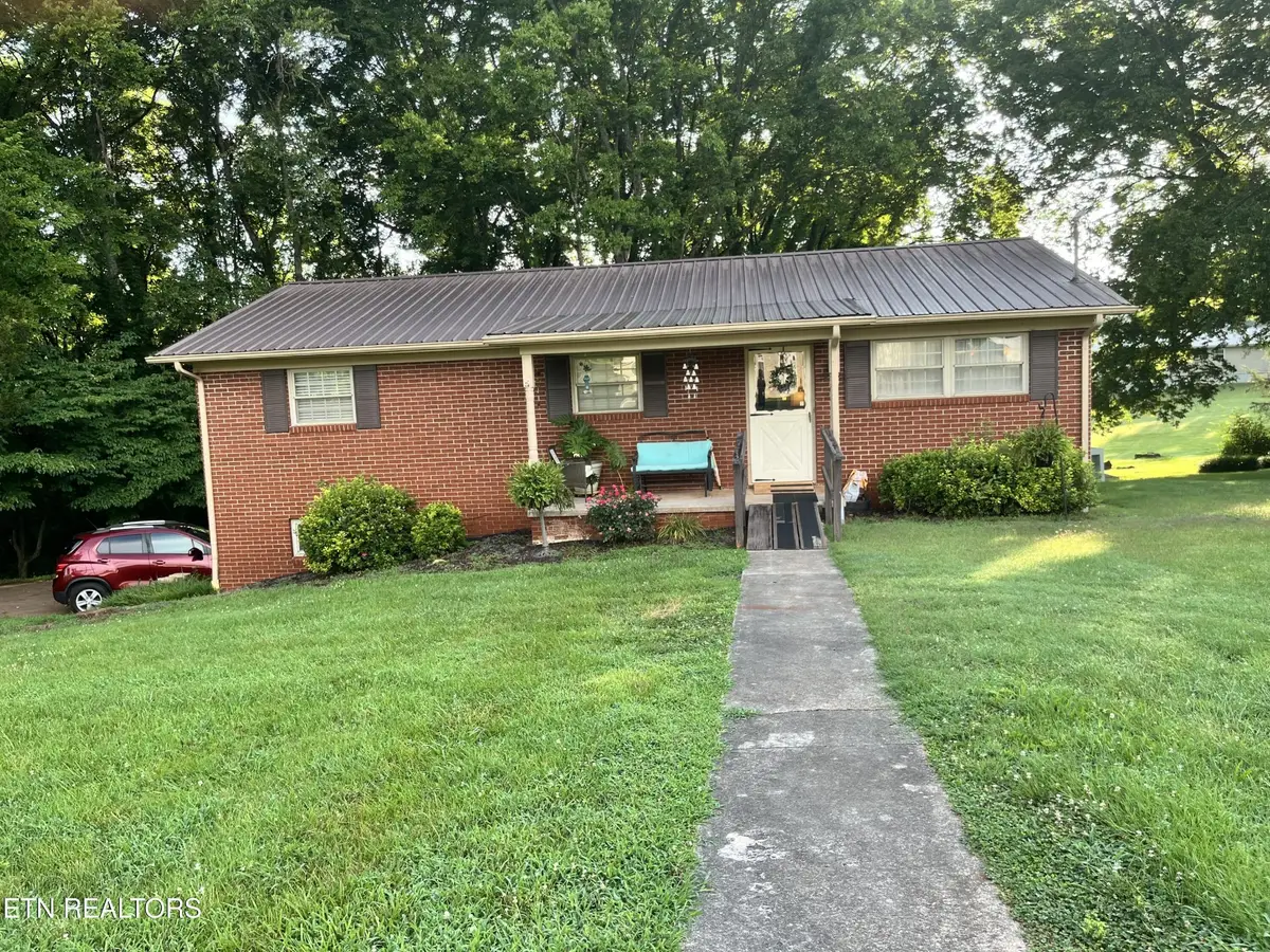 304 Fancy Meadows Rd, Strawberry Plains, TN 37871 - #1