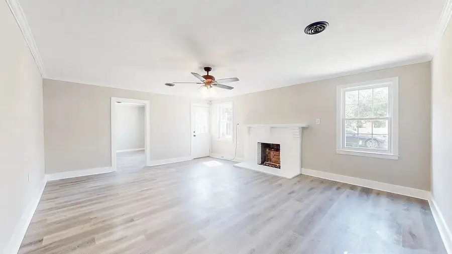 246 E Woodrow St, Gallatin, TN 37066 - #2