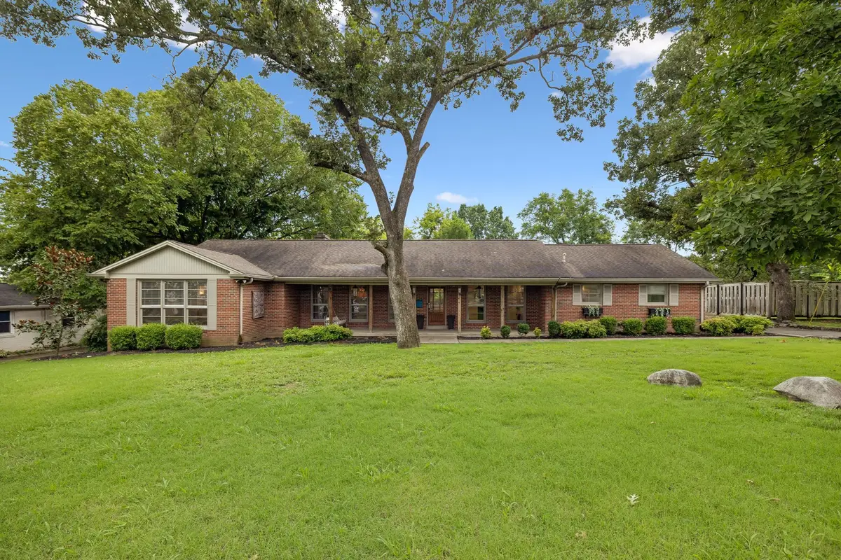 708 Westwood Dr, Lebanon, TN 37087 - #1